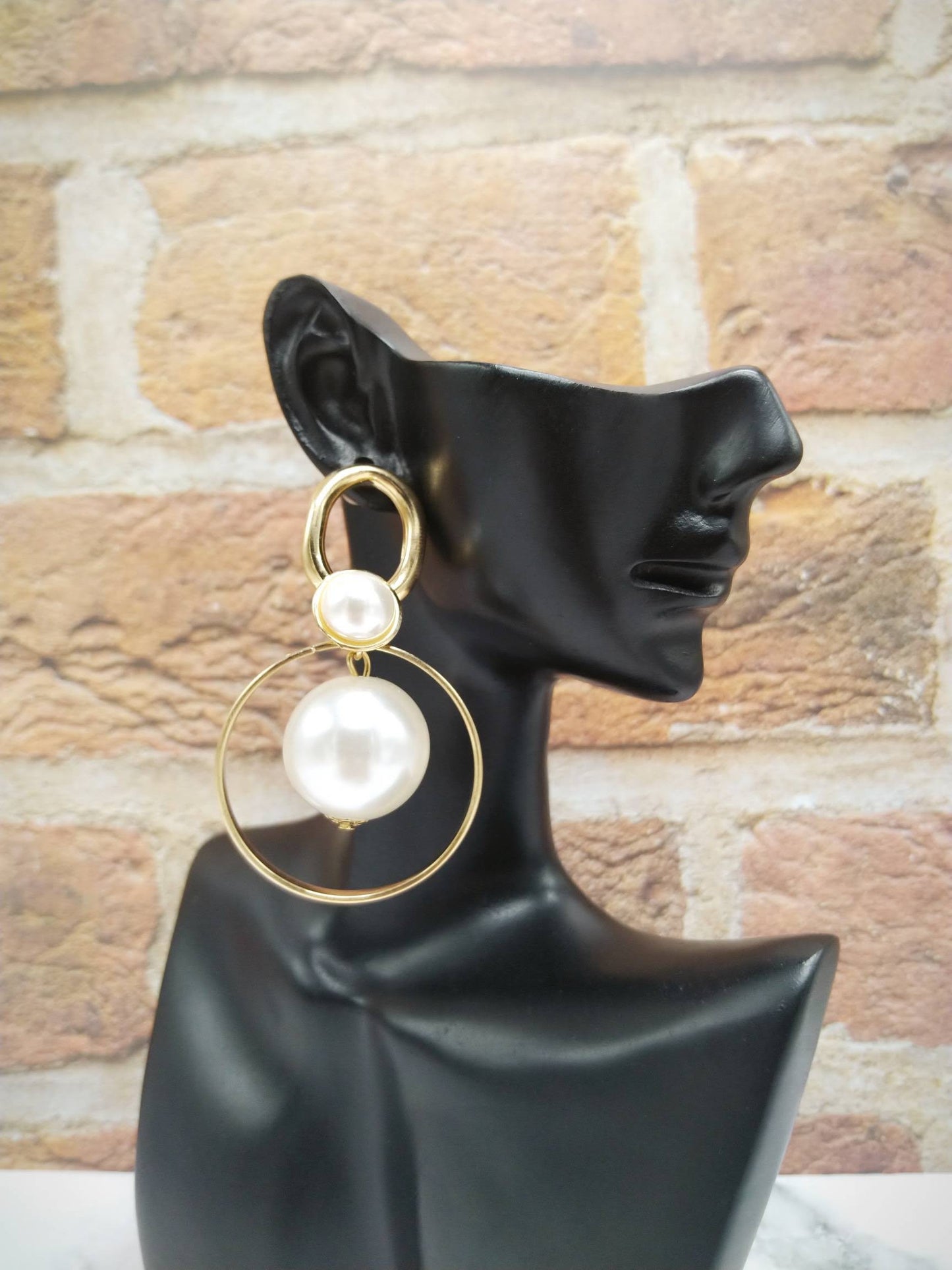Elegant Pearl Gold Hoop Earrings